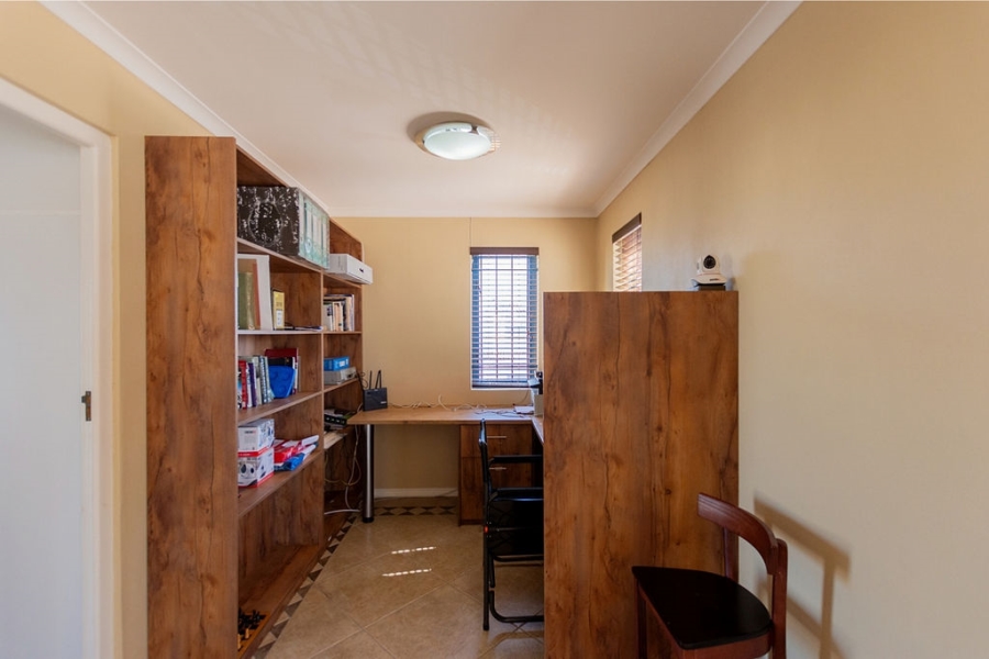 4 Bedroom Property for Sale in Blue Lagoon Western Cape